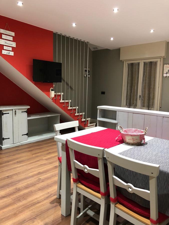 Apartamentos El Rincon De Andrea II Biescas  Esterno foto