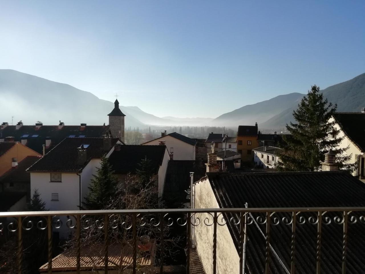 Apartamentos El Rincon De Andrea II Biescas  Esterno foto